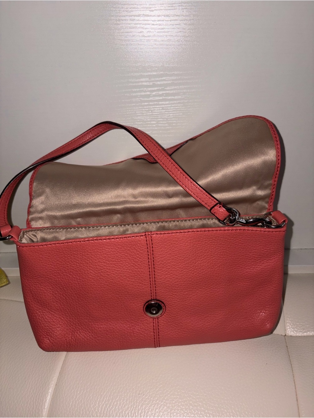 Coach Coral Shoulder Bag in Salmon Pebbled Leather - Picture 3 of 4